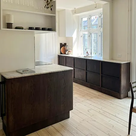 Classic Flat Near Frederiksberg Gardens * Kopenhag